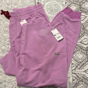 Xl woman’s Figs Scrub set